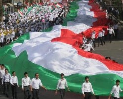 ПАРЧАМРО ГИРОМИЮ БЕГАЗАНД НИГОҲ ДОРЕМ!